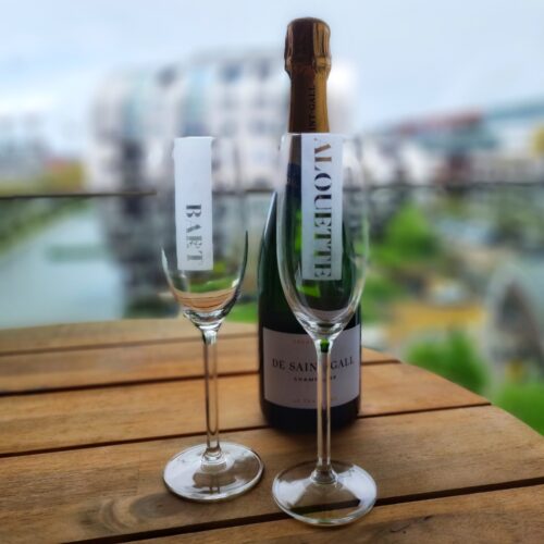Gepersonaliseerd champagne glas met modern design